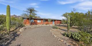 3BR/4BA Professional Retreat with Private Desert Oasis Gallery 4
