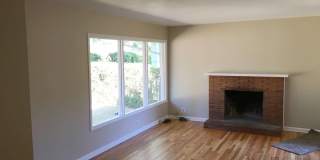 Charming Updated 3 Bedroom Home with A/C, Garage & Fenced Backyard in South Salem Gallery 5
