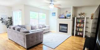 3BR/2.5BA Englewood House, Cherry Creek Schools & Park Access Gallery 8