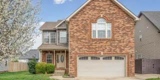 Beautiful, Large Home Close to Ft. Campbell and I24 Gallery 1