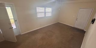 Beautiful 3 BED- 2BA with bonus room fenced in yard Gallery 7