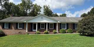 Three bedroom, 2 bath house in Burlington Gallery 1