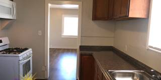 Cozy 2 Bed 1 Bath 728qft single family home in Oak Park Gallery 8