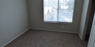 SOUTHPARK, BEAUTIFUL UPDATES, NEW BLACK GRANITE COUNTERS, NEW CARPET, STAINLESS APPLIANCES, GARAGE! Gallery 12