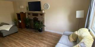 Spacious 3 bed, 1.5 bath single family home with central air - Verona, PA Gallery 3