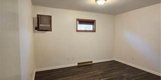 2bd/1bth Duplex in Kent with detached garage Gallery 13