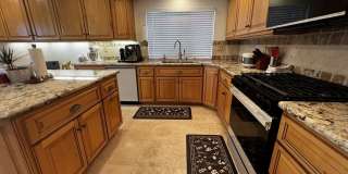 7825 Seaglen Dr Gallery 24