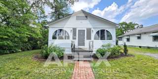 Charming 3Bd/2 Ba Renovated Craftsman Style Home in the Heart of Alcoa! Gallery 1