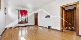 Beautiful Home with Fenced Yard and Washer/Dryer Gallery 6