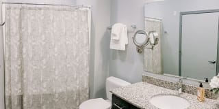 The Ivy at Berlin Place Gallery 30