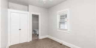 Charming Renovated 2 Bedroom Bungalow Gallery 18