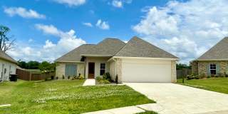 Stunning Germantown School District Rental with Office & Large Fenced Yard Gallery 1