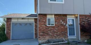 3 Bedroom Townhome in FC! Gallery 1