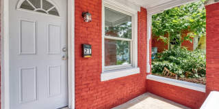 Fully Renovated 3 Bedroom, 1 Bathroom Townhouse Gallery 1