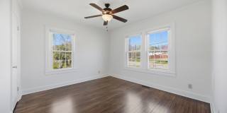 3 bedroom White Oak home available NOW! Gallery 11