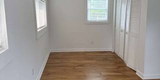 307 West Ells Avenue Gallery 10