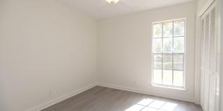 Minutes from Downtown and Blocks from St Edwards - Charming single-story Home Gallery 17