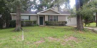 Great 3/2 home with large yard close to everything! Gallery 1
