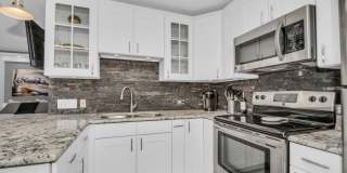 1340 N Dearborn St Gallery 2