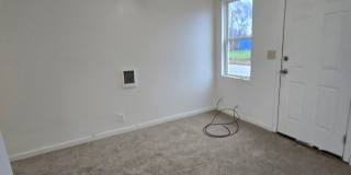 One Bedroom Duplex Near Walnut Street and West Jackson Street - Muncie, Indiana Gallery 1