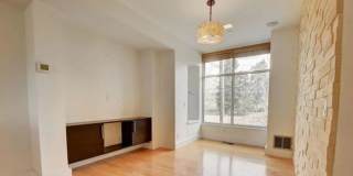 Contemporary Townhome Steps from Jefferson Park & LoHi!! Gallery 1