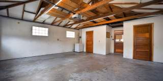 Charming 3BR House in Aurora Gallery 24