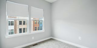2824 LEWIS Avenue Gallery 22