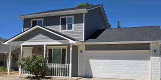3 Bed 2 1/2 Bath in Fruitvale Gallery 1