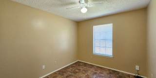 HUGE RENT REDUCTION & AVAILABLE NOW! Gallery 22