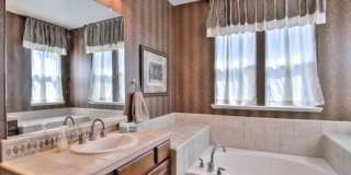 Stunning (Formal Model) 3/3 w/Huge Loft!  Please read entire ad before requesting a viewing!! Gallery 22