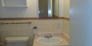 Highlands 1 Bedroom 1 Bath w/ Yard and Laundry! Gallery 101