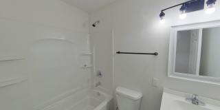 5BR Renovated Home - Accepting Section 8 Gallery 10