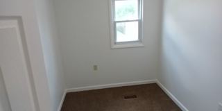 Spacious 3 bedroom 1 Bath in Warren! Gallery 24