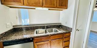 Ground Floor 1BR Condo with Private Yard in South Austin Gallery 22