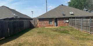 3 bedroom, 2 bathroom, 2 car garage Gallery 8