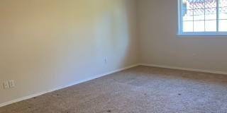 3BD 2BTH w/2 Car Garage & Landscaped Yard Gallery 8