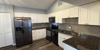 3/2 with 2 car garage in great Vero Beach location! Gallery 1