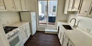 2112 Lombard Gallery 1