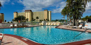 Gorgeous remodeled efficiency in Sea Towers off Duhme Road! Annual/Unfurnished in gated 55+ community Gallery 16
