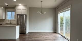 Newer 2 Story Home in Newberg   SHOWINGS  START  MAY 15th Gallery 8