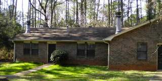 2BR 1 Bath Duplex on the Eastside! Available soon! Gallery 1