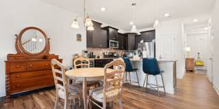 3be / 2.5ba Easy Access to Duke Townhouse Gallery 5