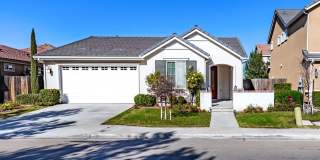 Newer 3 bedroom/2 bath home with 2-car garage Gallery 1