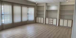 100 Hampton Rd Gallery 1