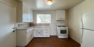 Charming 2 Bedroom, 1 Bathroom Home with Large Fenced Yard + Garage Gallery 20
