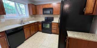 Sweet Spot in Carrboro! Inviting, updated 3br 2ba condo...Walk to Weaver St. & minutes to UNC Sweet Spot in Carrboro! Inviting, updated 3br 2ba condo...Walk to Weaver St. & minutes to UNC Gallery 8