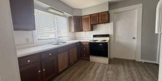 2 Bed House w/ Ramp Access and Fenced in Back Yard + Walk In Shower Gallery 1