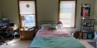 AVAILABLE AUGUST  - Traditional 3+ Bedroom Home Located in Mt. Washington! Gallery 15