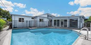 Beautiful 4-Bedroom House with Pool in Fullerton Gallery 1