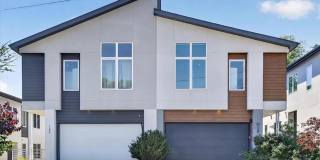 Spacious 3BR Townhome in Charlotte Gallery 19